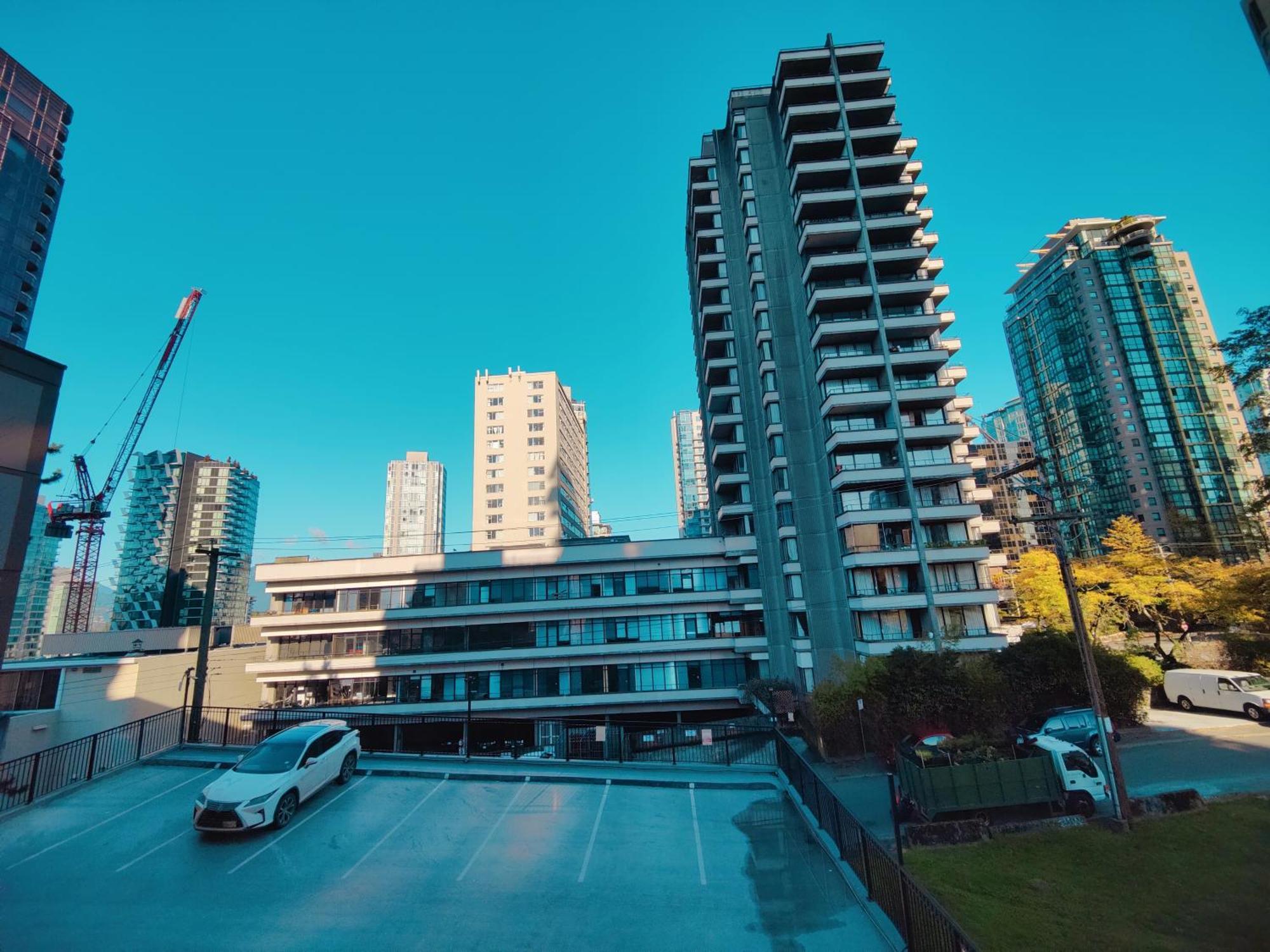 Divya Sutra Suites On Robson Downtown Vancouver Exterior photo